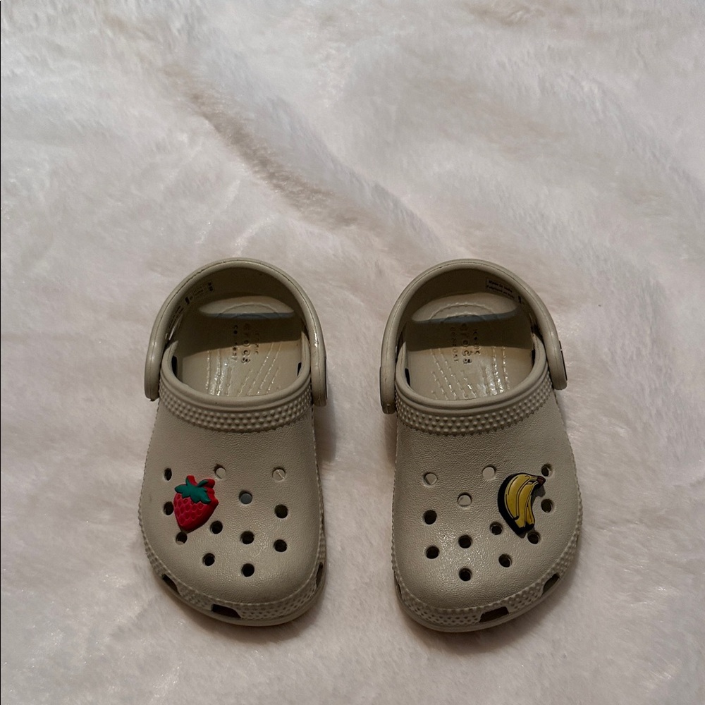 Toddler crocs with Fruit Charms